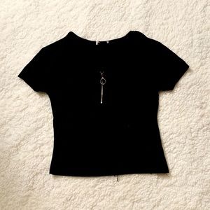 Black crop tshirt